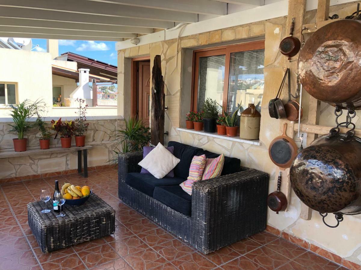 Mp Cozy Apartment Near The Sea Paphos Exterior photo